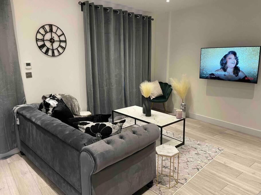 Stylish And Cosy 2 Bedroom Flat In Кройдон Экстерьер фото
