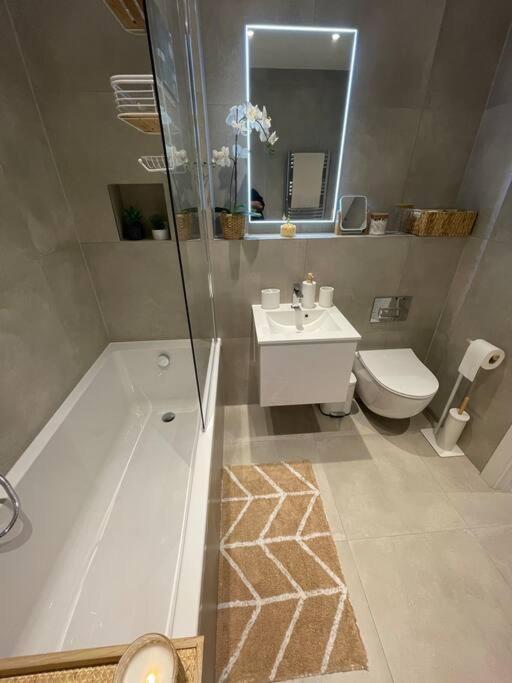 Stylish And Cosy 2 Bedroom Flat In Кройдон Экстерьер фото