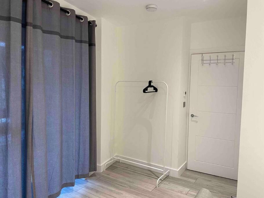 Stylish And Cosy 2 Bedroom Flat In Кройдон Экстерьер фото